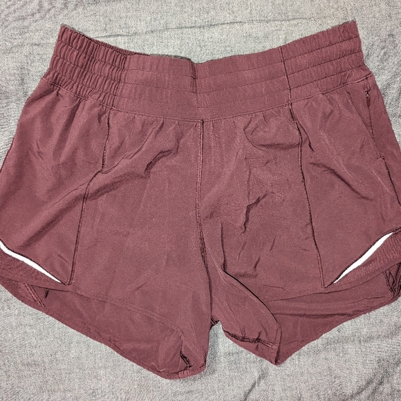 Lululemon Hotty Hot Short II 2.5" - Deep Rouge - Size 6 - Picture 5 of 5